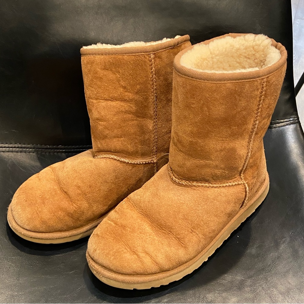 UGG - short chestnut boots